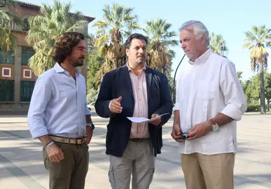 Jaime Pérez, en el centro.