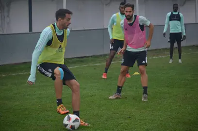 Iago entrenano hoy con el Recreativo.