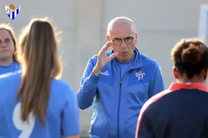 Antonio Toledo es el técnico del Sporting Club de Huelva.