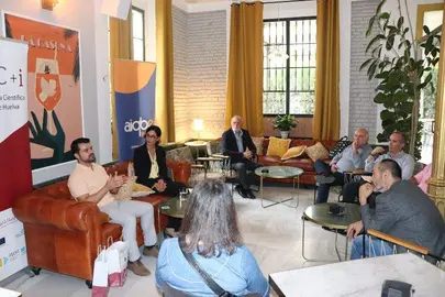 3A52FC96-B982-45C8-A40E-F12EECF7842E