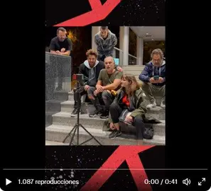 Manuel Carrasco a punto de comenzar el vídeo.