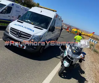 Imagen retrospectiva de los servicios de emergencia en un accidente