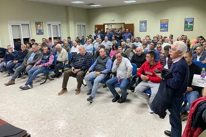 Asamblea de agricultores en Rociana