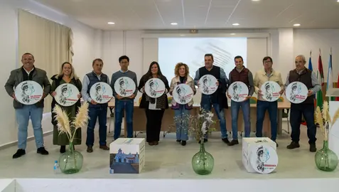 Alcaldes y alcaldesas, junto a la presidenta Limón