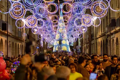 Miles de onubenses se dieron cita para no perderse el encendido de su ciudad