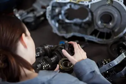 Los desguaces son un buen lugar para encontrar piezas con las que reparar nuestro automóvil