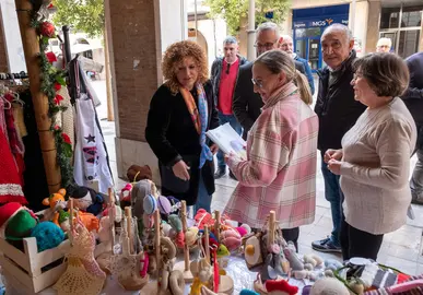 Inauguración del Mercadillo en los soportales de la Diputación