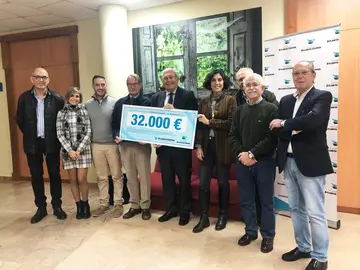 Entrega cheque solidario