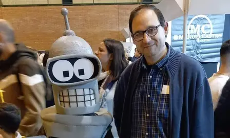 En una simpática pose