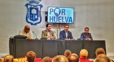 Mesa presidencial del acto celebrado en la Casa Colón