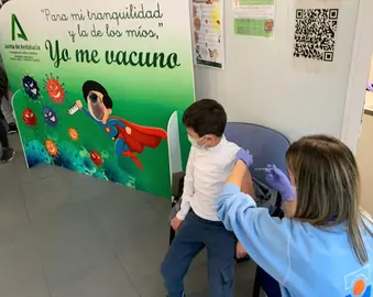 Trabajos de vacunación en un centro de salud