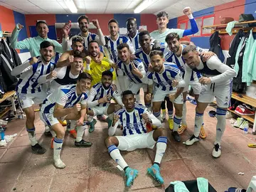 El Recre celebra su triunfo en Yecla.