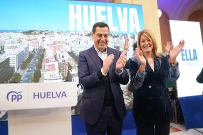 Juanma MOreno y Pilar Miranda, en el acto de presentación