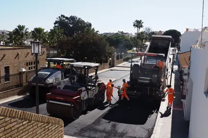 Obras de asfaltado en Palos