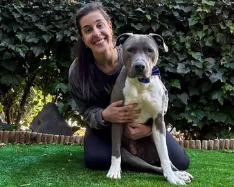 Carolina Marín con su nueva mascota.