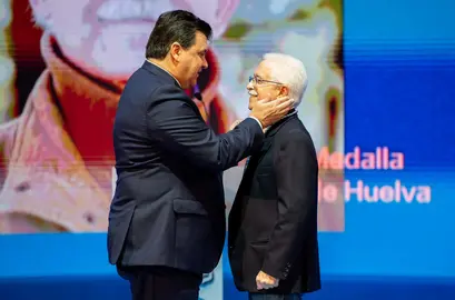 Cruz saluda a Luciano Gómez