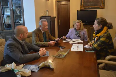Encuentro de José Manuel Soto con la alcaldesa de Almonte