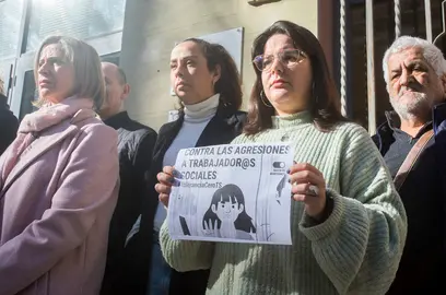 Minuto Silencio tras la agresión a una trabajadora del centro de salud del Torrejón