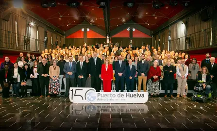 Foto de familia de los colectivos reconocidos