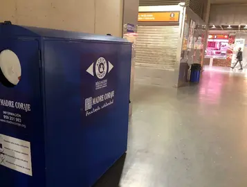 Contenedor Aceite Doméstico en el Mercado del Carmen