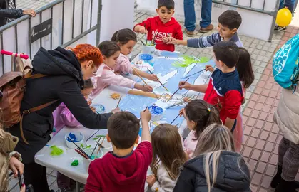 Huelva son sus barrio El Molino, en plena actividad