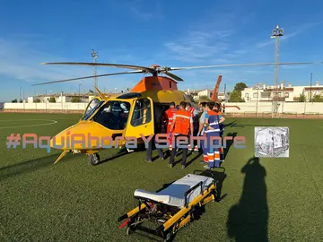 Un helicóptero recoge a un trabajador herido