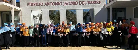 Personal de la UHU antes del acto