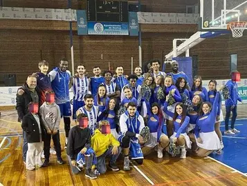 La plantilla del Enrique Benítez tras gabarle al CBA.