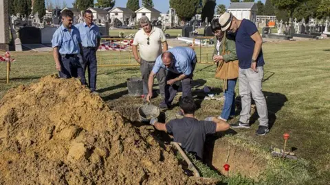 Una de las catas realizadas en La Soledad para ubicar los cuerpos de represaliados