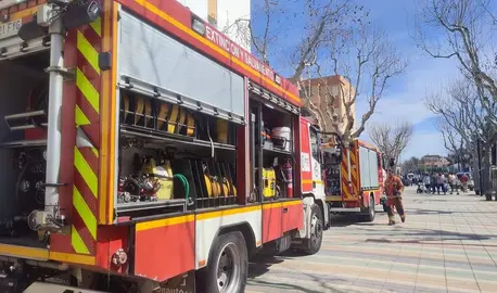Efectivos de Bomberos en la Avenida de Castilla