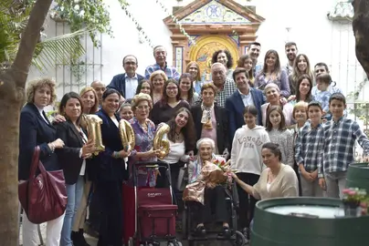 Homenaje a la Abuela de Huelva