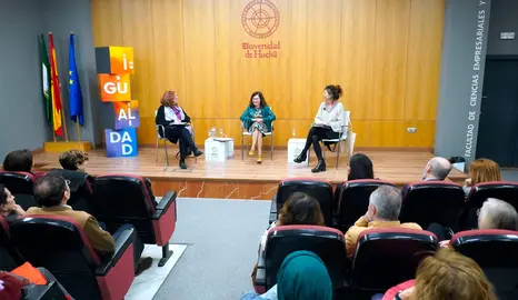 Presentación de la obra de Lemus en la UHU