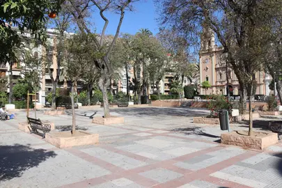 Plaza de la Merced, repleta de obst&aacute;culos interiores