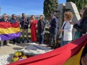 Acto celebrado en el cementerio de La Soledad