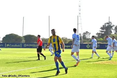 El San Roque de Lepe después de recibir el gol del Cádiz B.