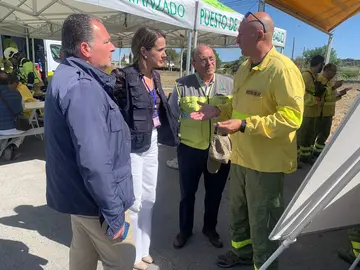 Autoridades locales y andaluzas en el puesto de mando