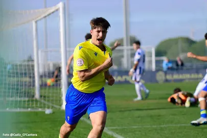 Clavería celebrando uno de sus goles.