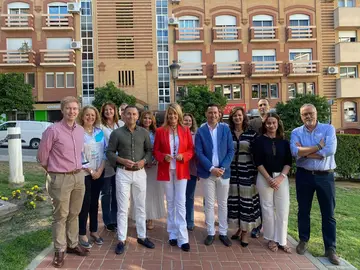 Pilar Miranda, junto a su equipo en la Plaza Arqueol&oacute;gica