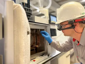 Imagen operario Cepsa