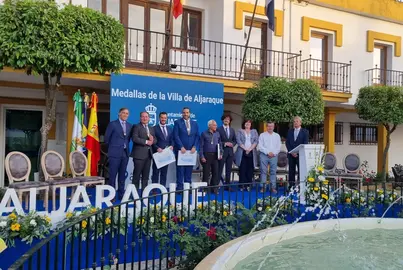 Gala de Día del Municipio, foto de familia
