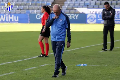 Antonio Toleo con el Sporting e Huelva.
