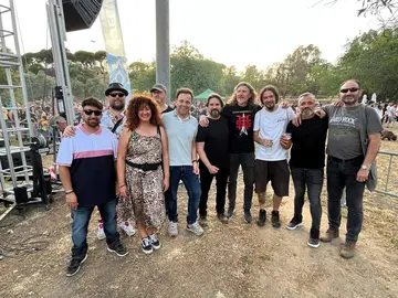 Foto ganadores junto al jurado