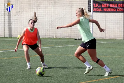 El Sporting de Huelva entrenando.