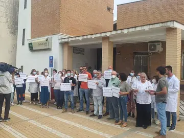 Protesta en Almonte por otra agresión acaecida hace apenas una semana