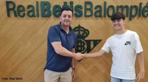 Corralejo ya es profesional.
