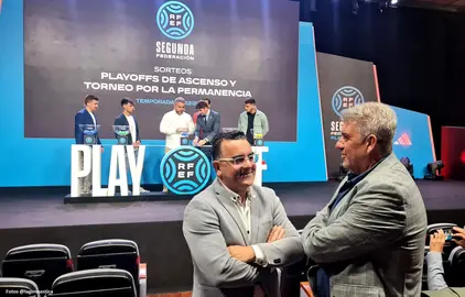 Dirigentes de la Gimnástica Segoviana en el sorteo.