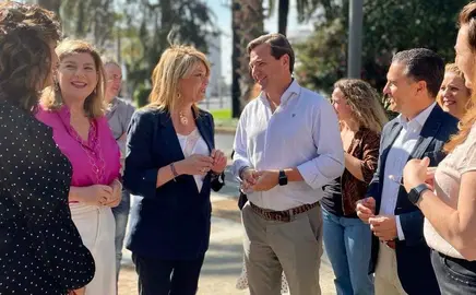 A. Repullo en Huelva, junto a la candidata Pilar Miranda