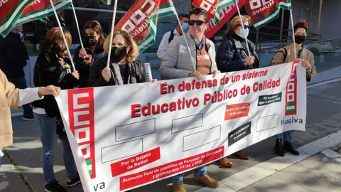 Protesta para que se baje la ratio en las aulas
