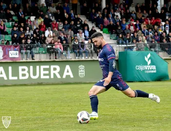 Rubén Yubero es uno de los capitanes del rival del Recreativo.