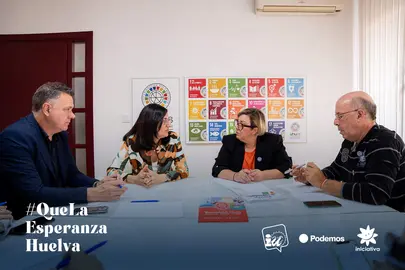 Encuentro de Rossi con la Rectora de la UHU